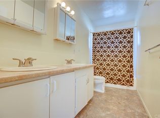 223 E Shady Grove Dr, Riverside, CA 92507