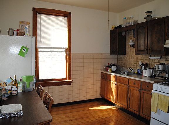 5th image of 2957 N Lawndale Ave