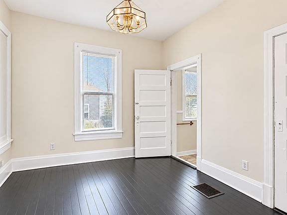 4th image of 800 20th Ave