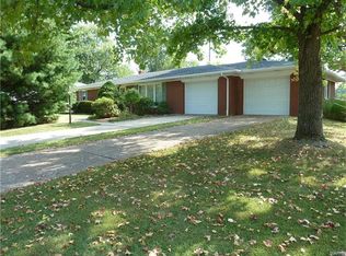 124 Dorchester Dr, Belleville, IL