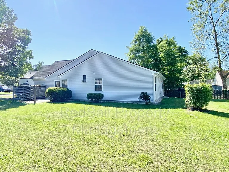 145 Bridle Ln — Photo 18