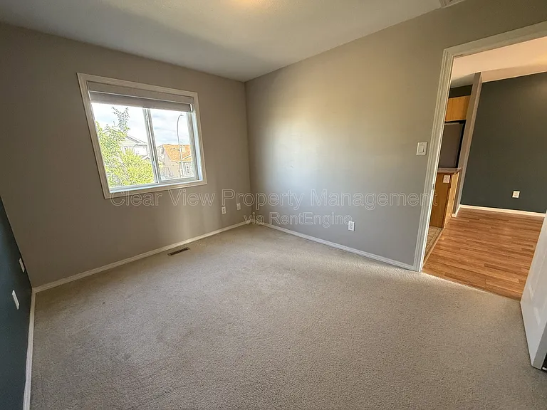 153 Silkstone Rd W #2 — Photo 13