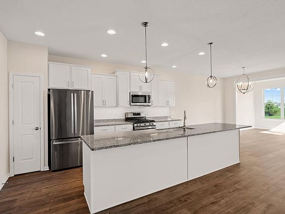 4th image of 9314 Green Dr