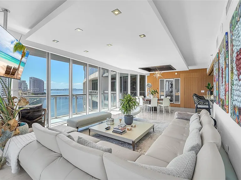 465 Brickell Ave #1001 — Photo 1