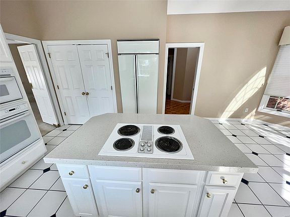5th image of 14677 Amberleigh Hill Ct