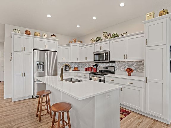 3rd image of 457 N 3rd Ave #Na