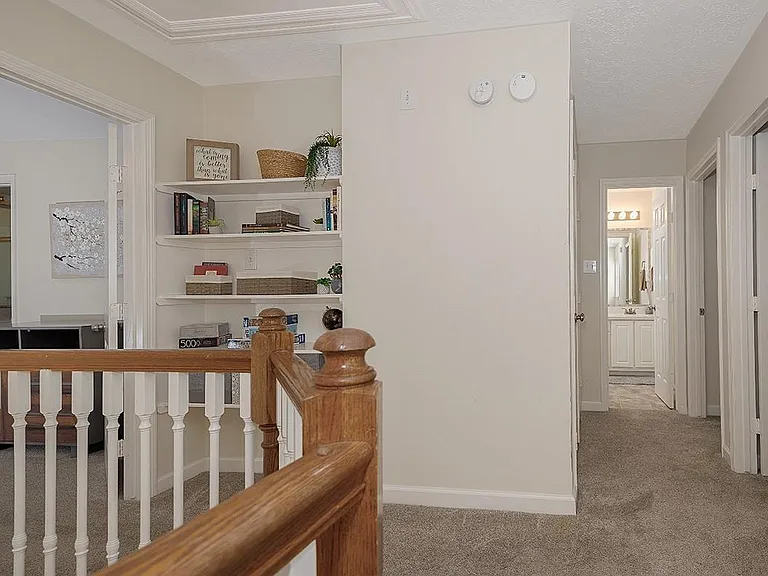 174 N Valley Oaks Cir — Photo 14