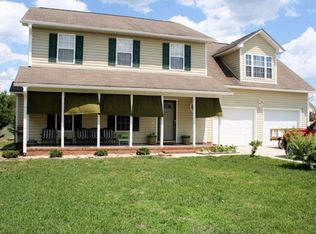 300 Pommel Ct, Jacksonville, NC 28540