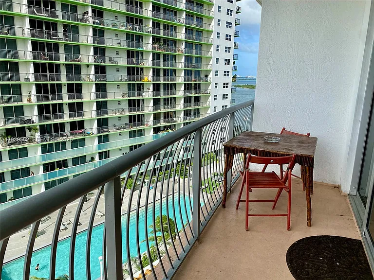1750 N Bayshore Dr #1711 — Photo 3