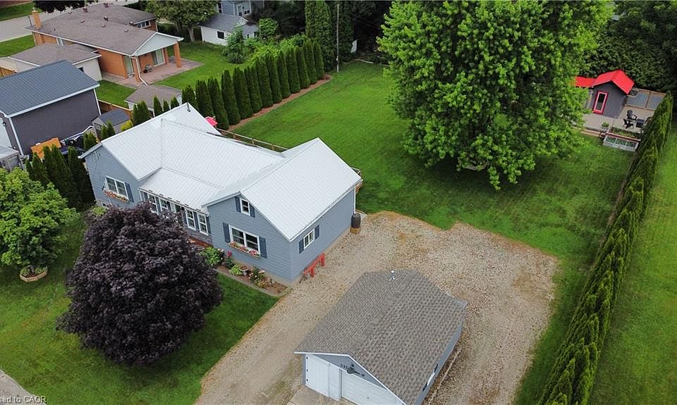 1st image of 535 Raglan St