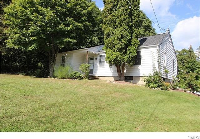 2nd image of 11 Nichols Ave