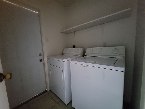 5th image of 7102 Bahia Ln