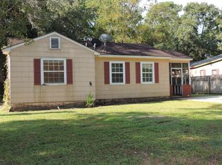 2918 Woodlawn Ave, Moss Point, MS 39563