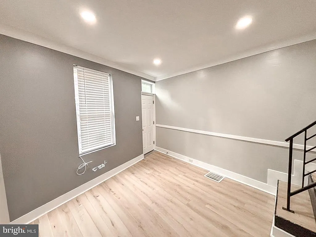 2 bed, 2.0 bath, 732 sqft, $1,800 — Photo 3