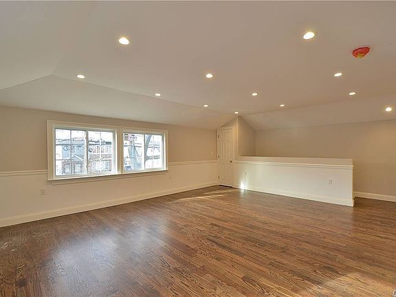 4th image of 132-31 155th St #2