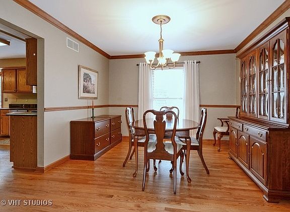 3rd image of 131 Lewis Ct