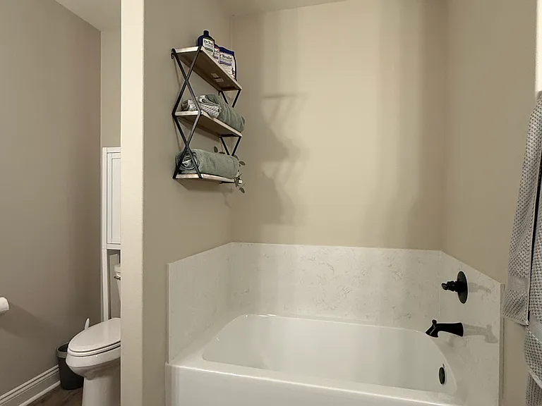 107 Liberty Dr — Photo 17