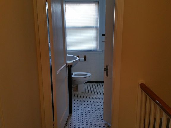 Hall/Bathroom