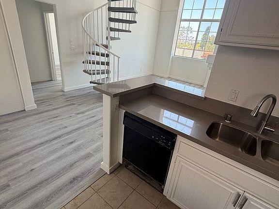3rd image of 5430 Alvern Cir APT C201