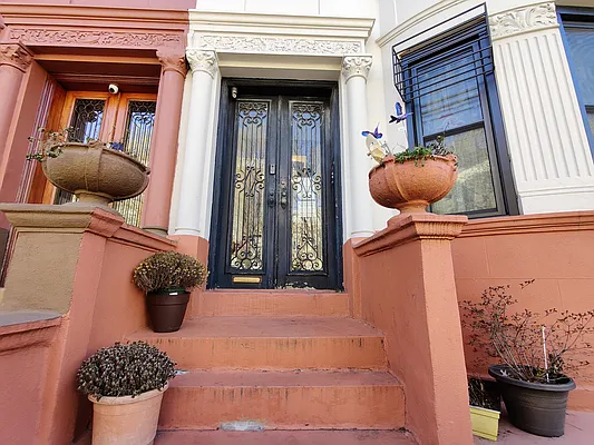 Rented by Signature Property Realty | media 5