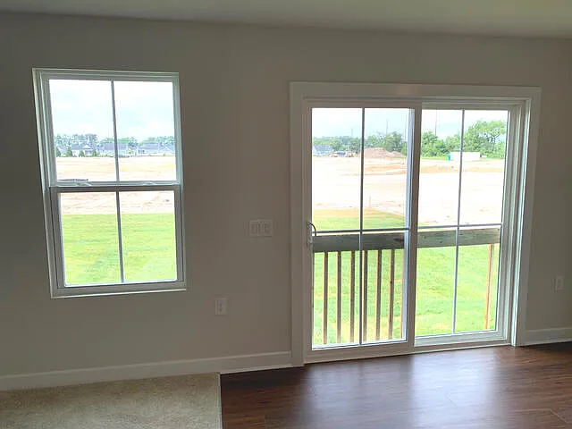 28484 Hawthorne Trl — Photo 3