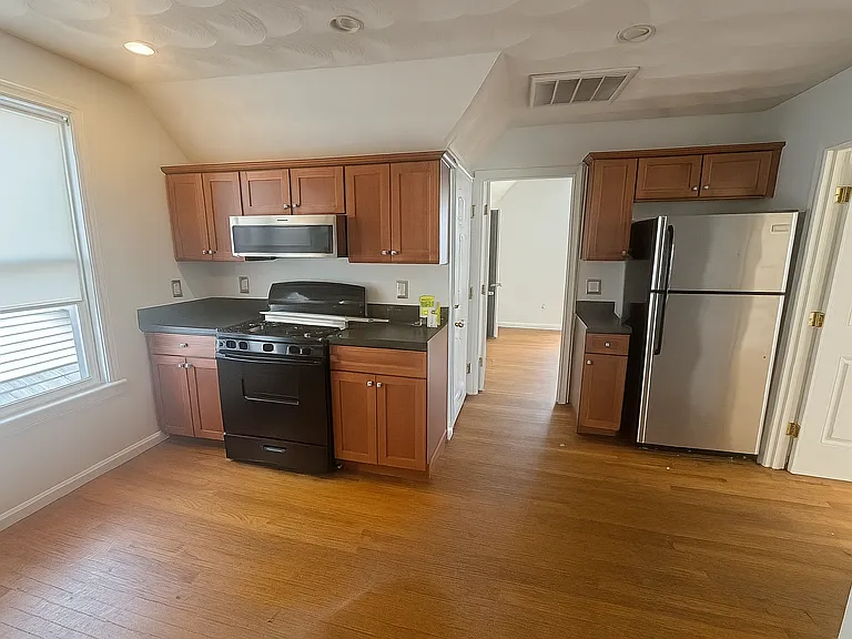 45 Almont St #3 — Photo 2
