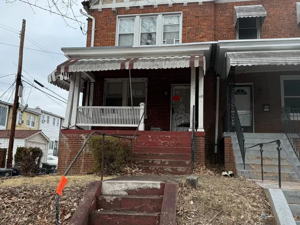 135 Longfellow St NW, Washington, DC 20011