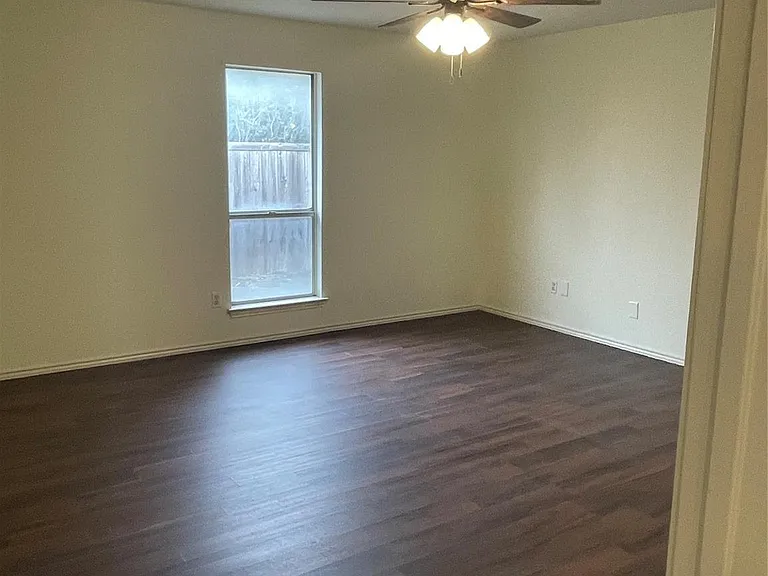 5412 Village Green Dr — Photo 4