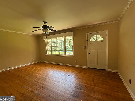 2nd image of 721 Central Rd