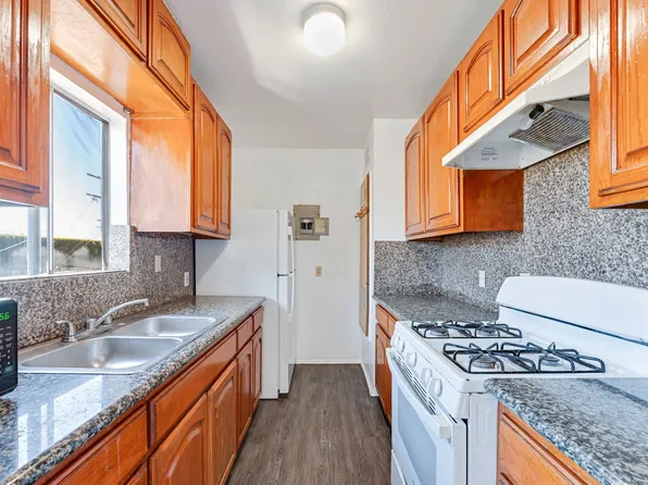 333 W 61st St #2, Los Angeles, CA 90003