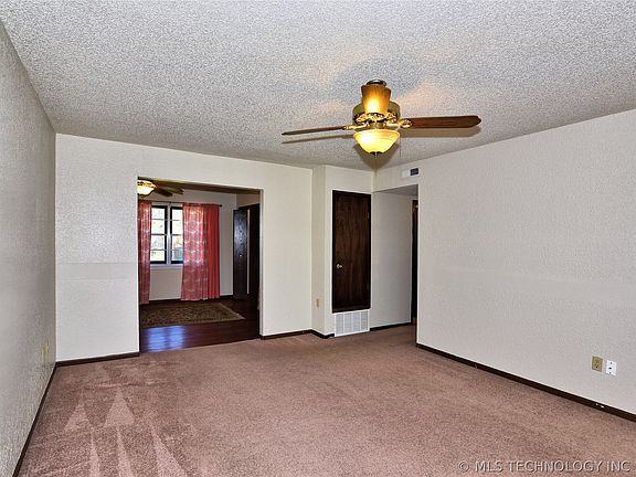 5th image of 383 E Glenpool Blvd