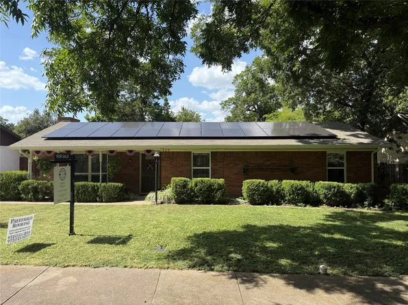 429 Ten Mile Dr, Desoto, TX 75115