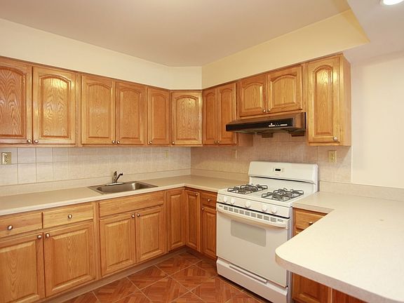 2nd image of 62 Tompkins Ave #2F
