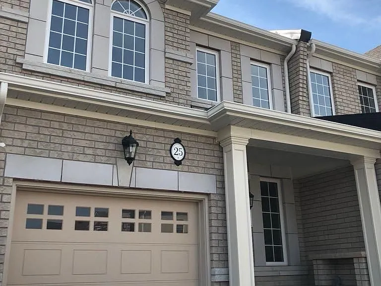 Hogan Manor Dr — Photo 2