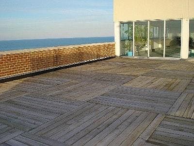 Rooftop Pool & Sundeck
