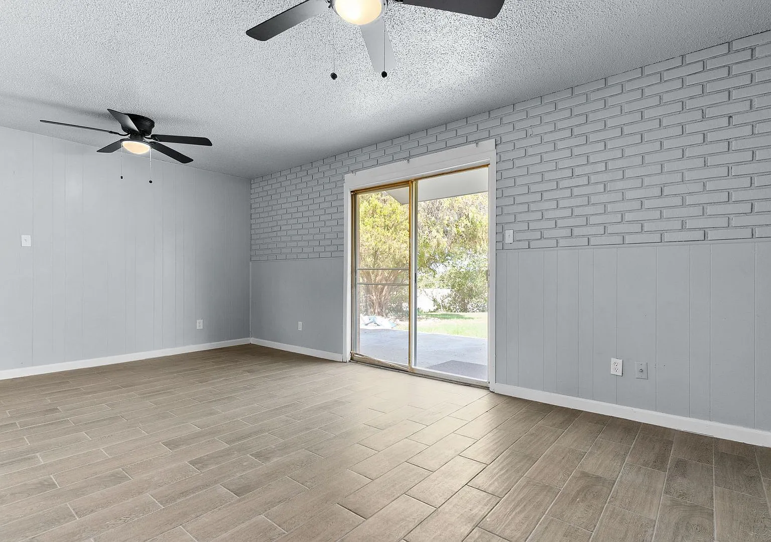 1405 Hillside Street — Photo 2