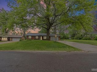 9 Beth Ann Dr, Belleville, IL 62221