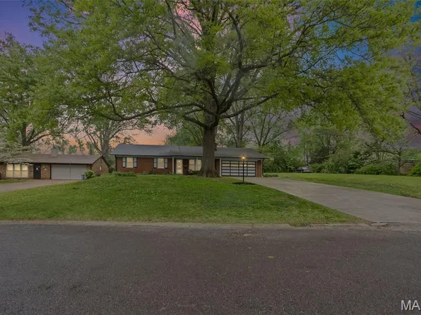 9 Beth Ann Dr, Belleville, IL 62221