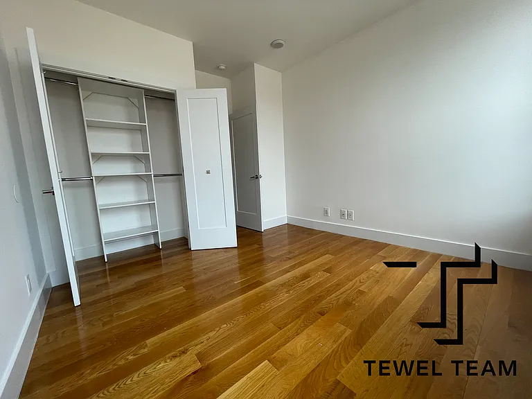 539 Lenox Ave #4CC — Photo 2