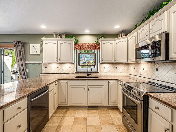 5th image of 3125 Woodlily St SW