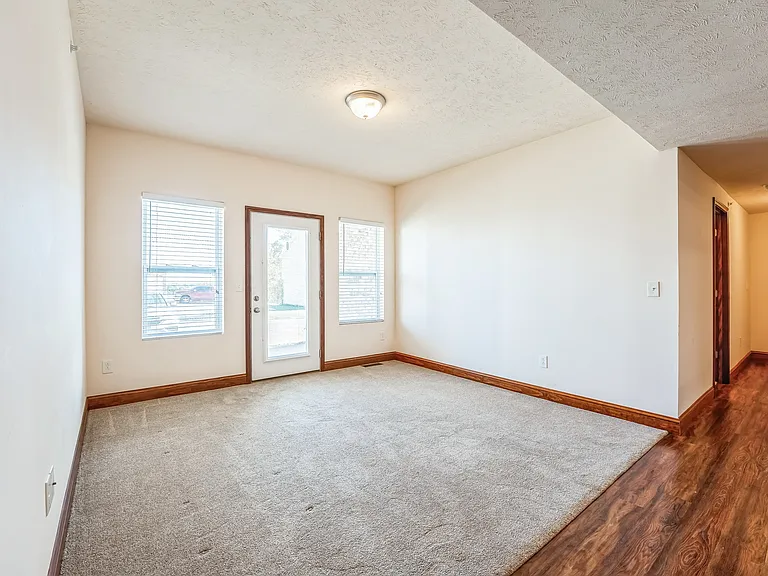 Highland Park Apartment Homes — Photo 9