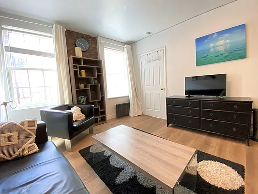 Rented by Oxford Property Group | media 10