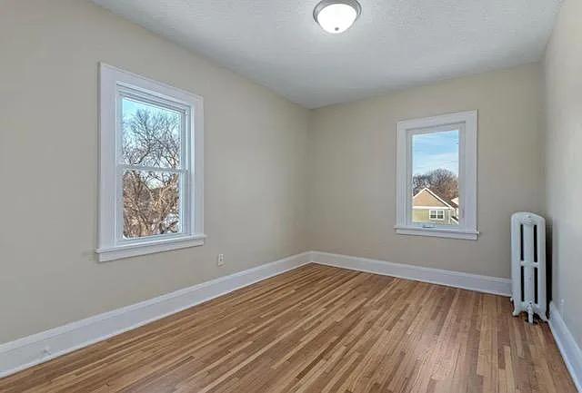 1016 Logan Ave N #2 — Photo 8