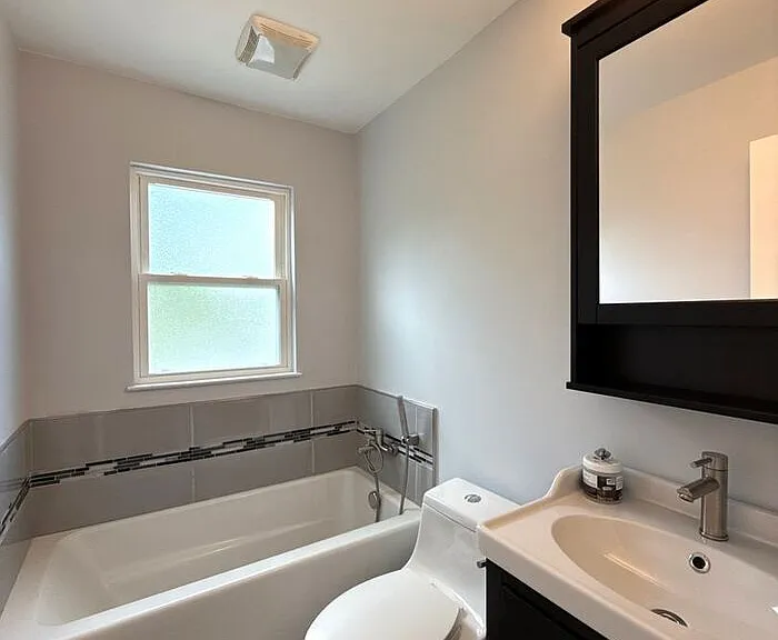 300 E Peterson Dr — Photo 13