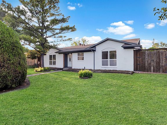 2nd image of 1705 Japonica Ln