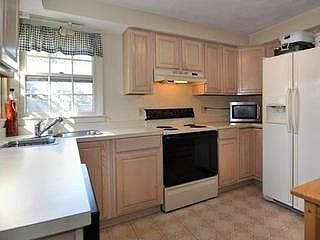 2nd image of 84 Valhalla Dr