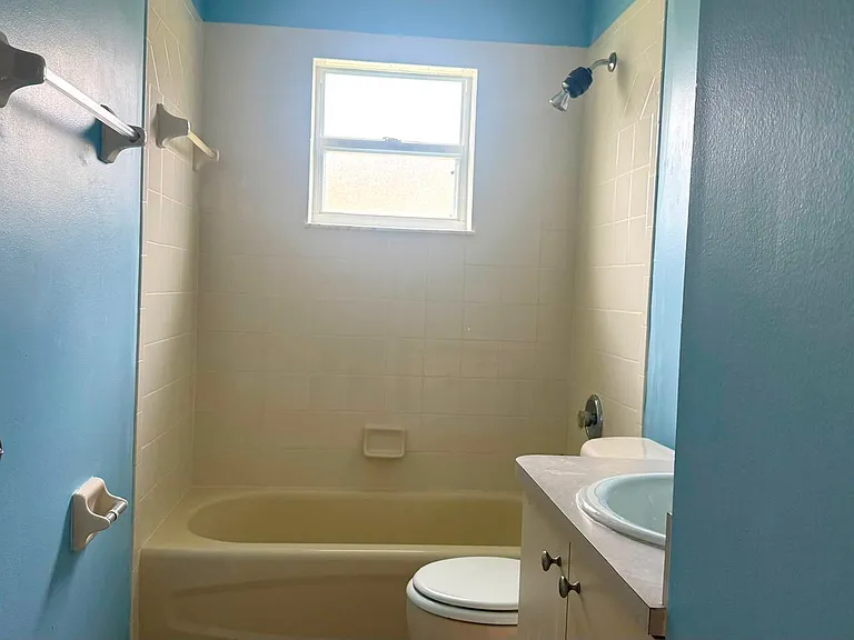 2847 SW South Calabria Cir — Photo 10