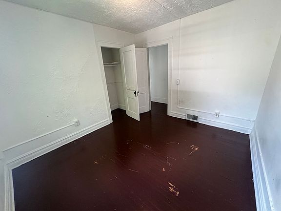 5th image of 740 Fern St APT 3