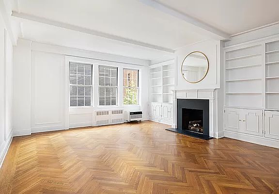 2nd image of 70 E 77th St APT 6C