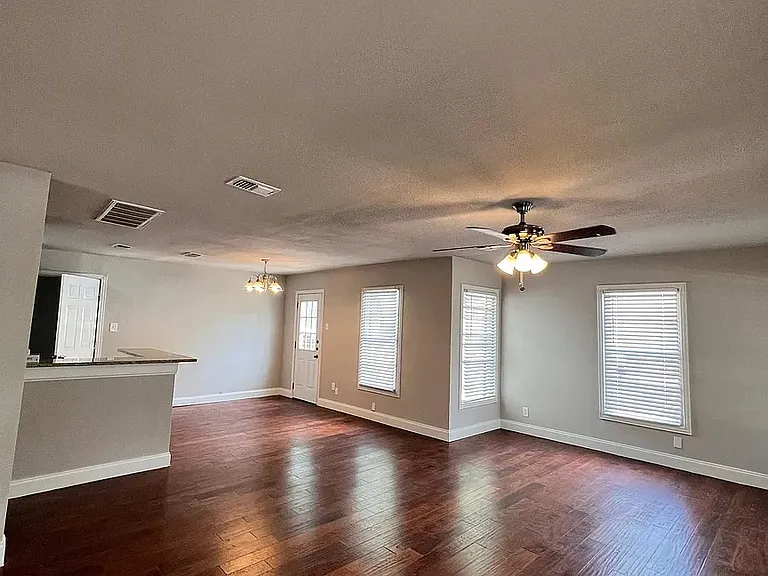 4048 Winfield Ave — Photo 4